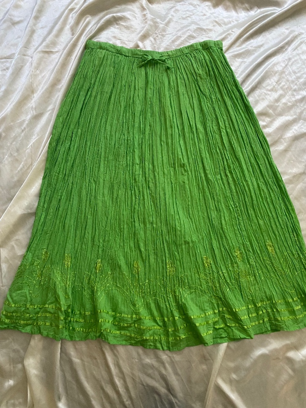 Vintage y2k Lime Green Pleated Embroidered Boho Maxi Skirt Size 1X Plus
